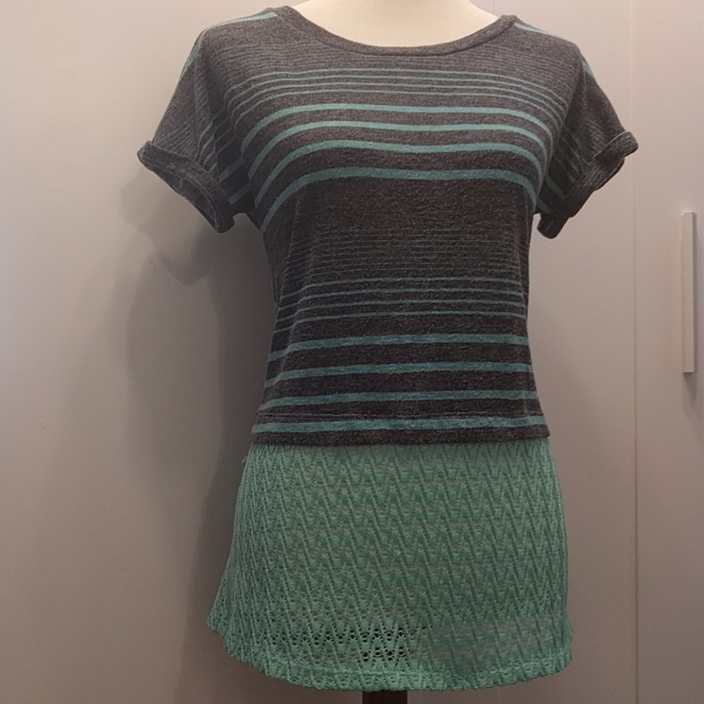 Grey/Sea green striped top